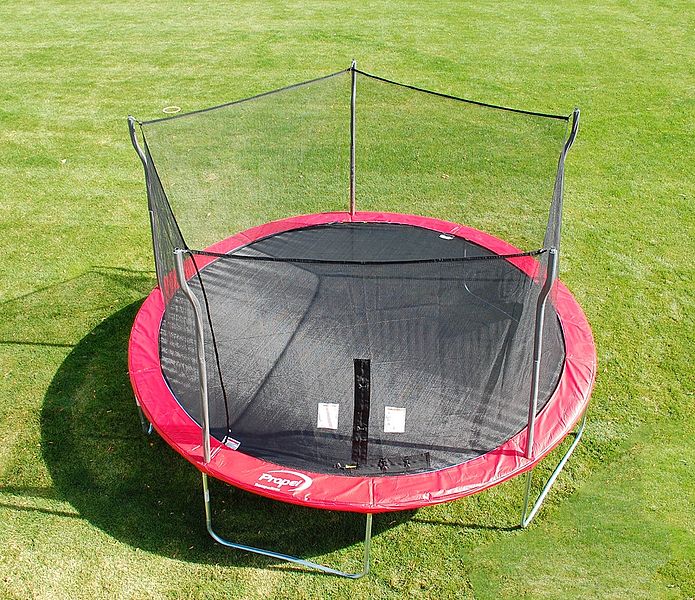 10ft trampoline with enclosure